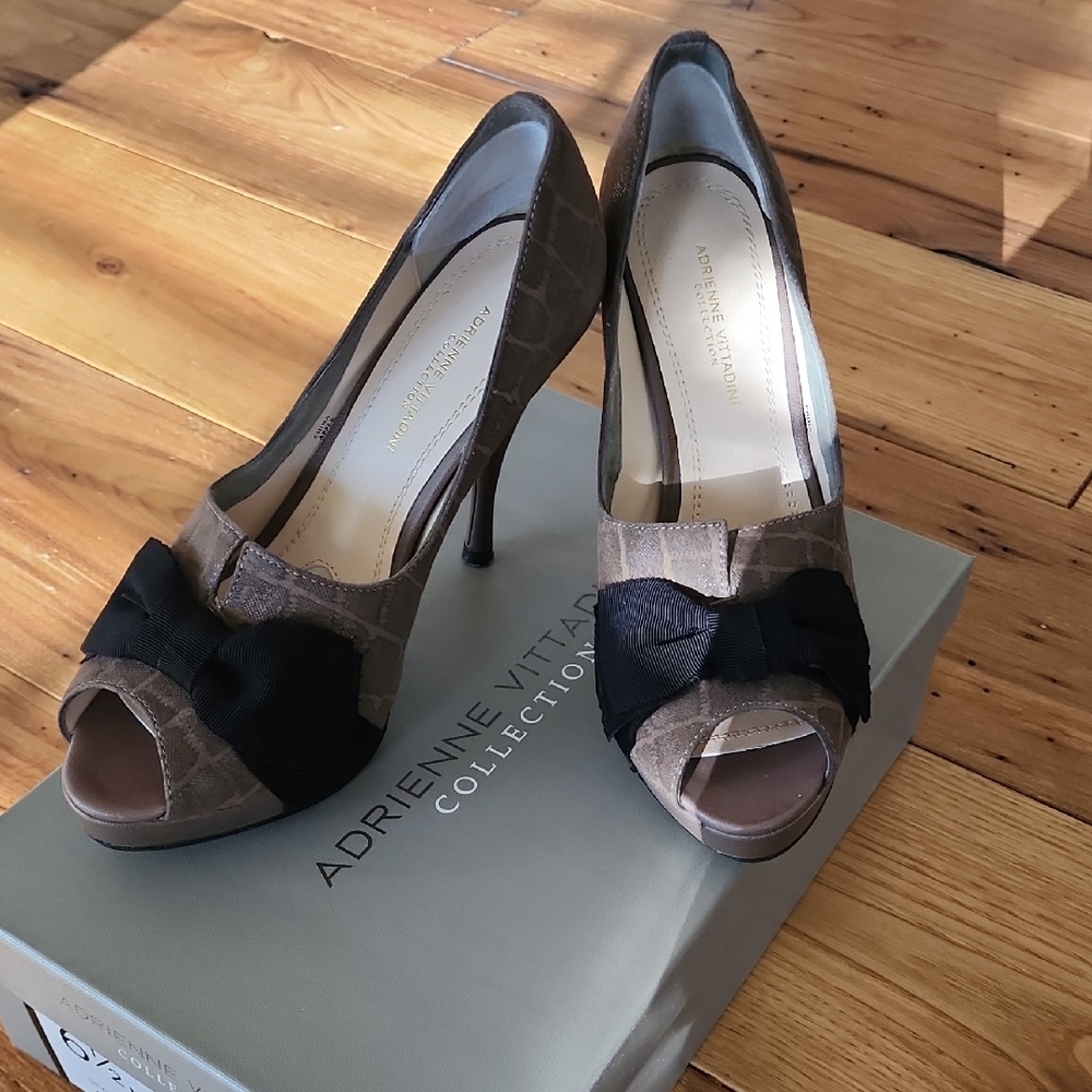 Adrienne Vittadini Dark Taupe Heels with Black Bow